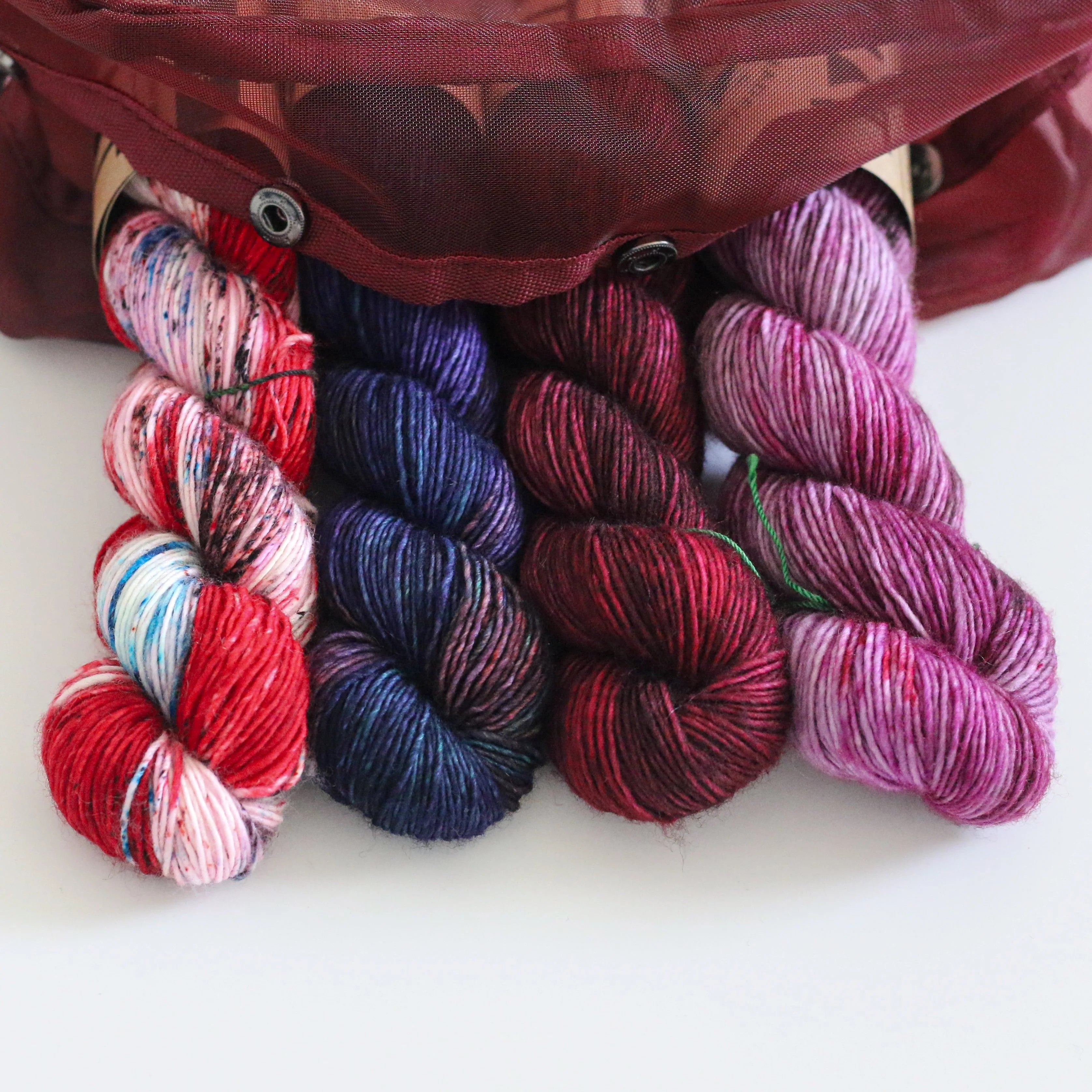 Bundle Madeline Tosh Sport - 3 skeins in Sugar Plum online 3 fir wreath 4 mourning dove